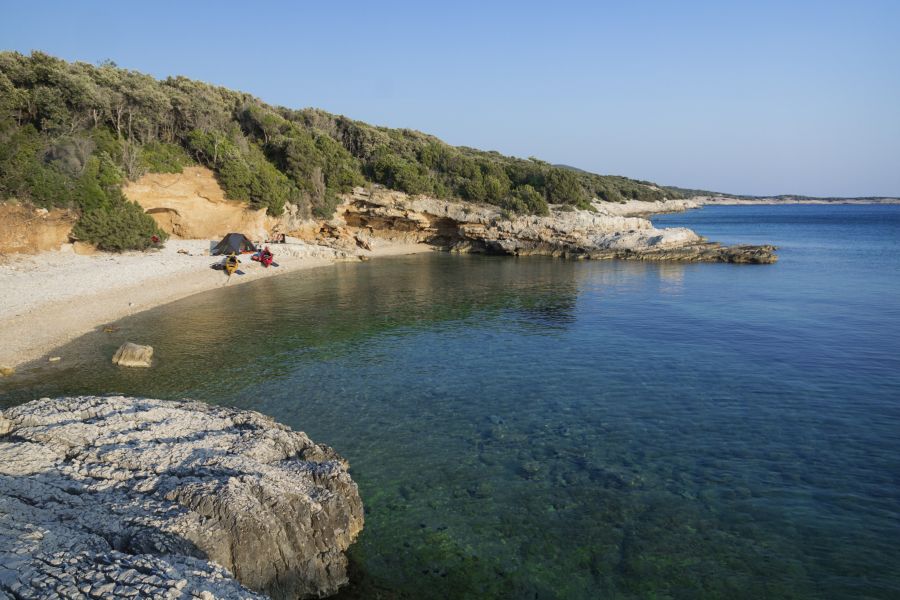 Odludny biwak jak marzenie
Michał Torzecki
Rajska plaża na zachodnim brzegu wyspy Losinij w Chorwacji, odludny biwak, raj na ziemi z ukochaną żoną.
