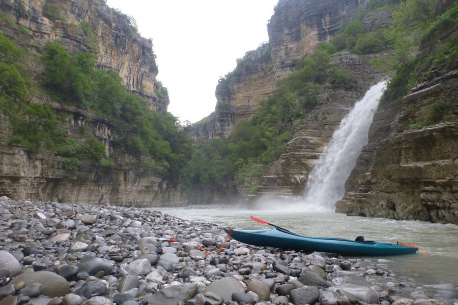 Kajakomyjnia
Rzeka Osum Albania
