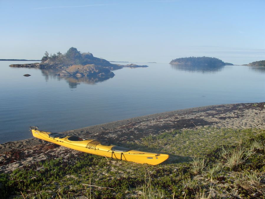 Rankiem na szkierach
Archipelag Sormland
Słowa kluczowe: Archipelag Sormland