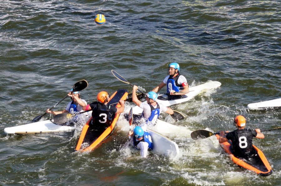 Złap piłeczkę
Mistrzostwa Świata w Kajak Polo, Poznań 2012
