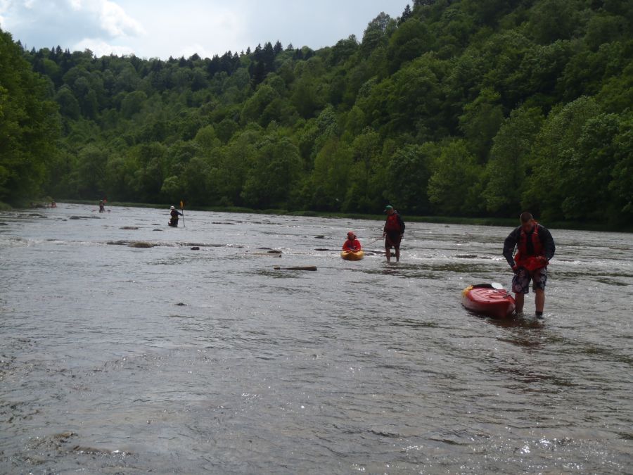 Wycieczka piesza Sanem
San przy niskim stanie wody na odcinku Procisne - Rajskie, Biszczady - 27.05.2012
