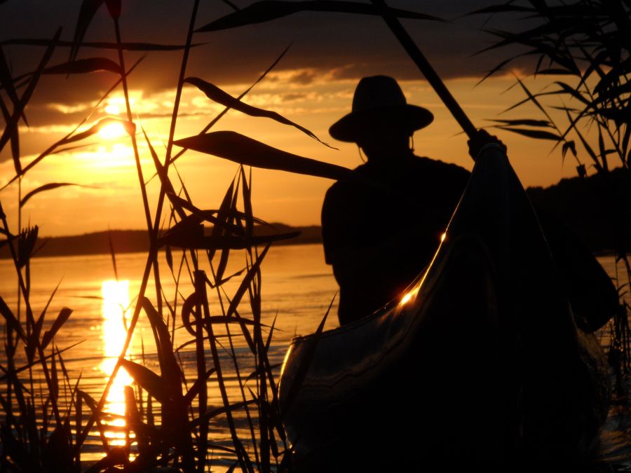 Canoe...

 Kolejny odcinek najpiękniejszego serialu pt. Zachody słońca
Słowa kluczowe: Canoe Zachód