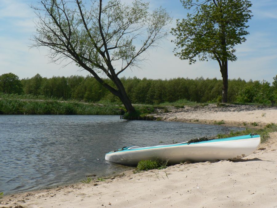 Plażowanie
Bartosz Misiewicz
Przepływając obok plaży w Kargowej, w upalny majowy dzień, nie sposób nie zatrzymac się na popołudniową drzemkę.
