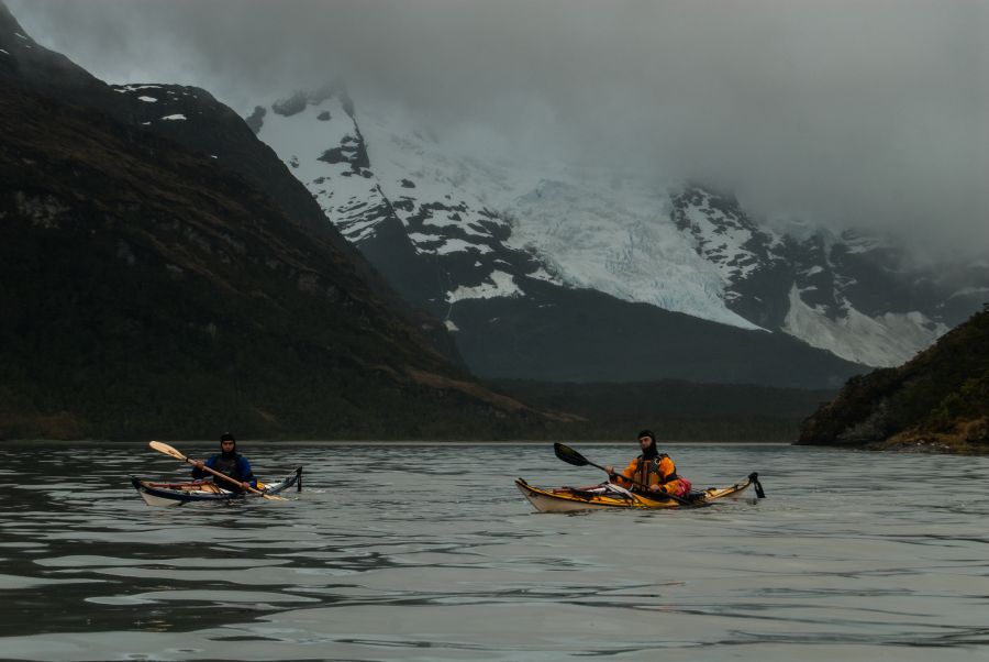 w patagonii 1
arek
zdjecie wykonane podczas trawersu Punta Arenas - Puerto Williams poprzez ciesnine Magellana i kanal Beagla.
