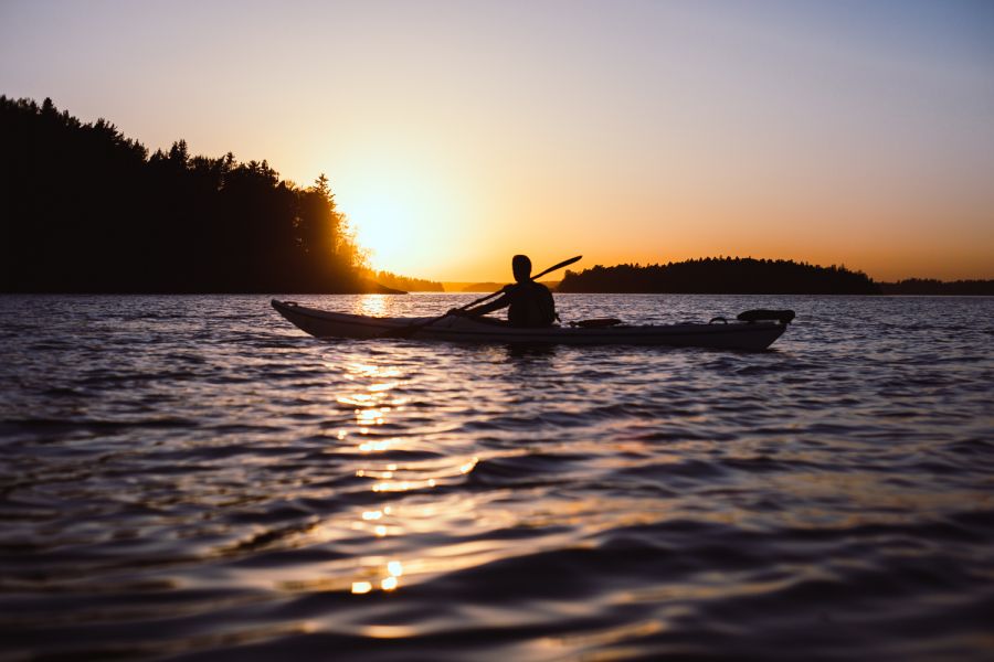 W stronę zachodzącego słońca
Jeden z wielu pięknych zachodów słońca wśród wysepek Archipelagu Sztokholmskiego.
Słowa kluczowe: zachód słońca, szwecja, szkiery