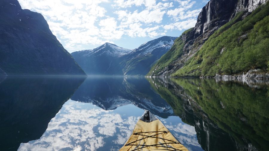 Geirangerfjord
Rankiem przez Geirangerfjord. Lustrzane odbicie.
Słowa kluczowe: geiranger, hellesylt, kajak, fiord