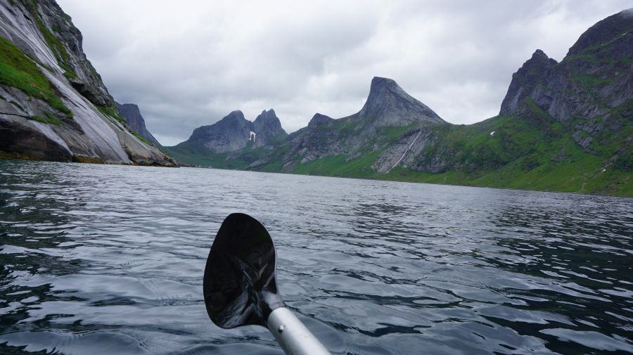 Wiosło na Kirkefjord
Lofoty w czerwcu.
Słowa kluczowe: reine, kirkefjord, wioslo, kajak, lofoty