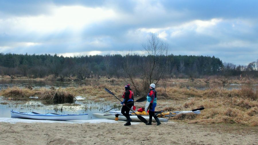 Spływ Pilicą i Wisłą
Na starcie spływy kajakowego Pilicą i Wisłą w Warce
Słowa kluczowe: Pilica, Warka, zimowy, spływ kajakowy, Agnieszka Uklańska